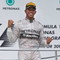 Hamilton dominates the 2014 Malaysian Grand Prix image