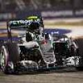 Rosberg continues winning streak in 2016 Singapore GP image