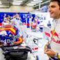 Carlos Sainz to join Renault Sport in 2018 season 'on loan' image