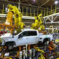 General Motors suspends North American production for 2 weeks image