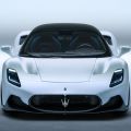 Maserati re-enters supercar realm with MC20 twin-turbo V6 image