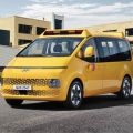 Hyundai turns Staria into a bright yellow schoolbus image