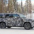 Three-row Land Rover Defender caught testing image
