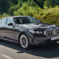BMW unveils more powerful 5 Series 550e PHEV image