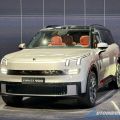 Shanghai 2025: Lynk & Co 900 EM-P SUV draws crowd image