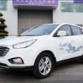Hyundai rolls off first ix35 fuel cell vehicle image