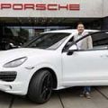 Porsche builds 500,000th Cayenne image