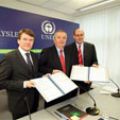 DaimlerChrysler and UNEP Agree on Further Collaboration for Sustainable Mobility image