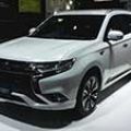 Tokyo 2015: Mitsubishi debuts updated Outlander PHEV image