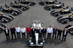 Formula E teams receive first batch of race cars image