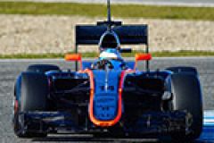 Fernando Alonso crashes McLaren-Honda in F1 pre-season testing image