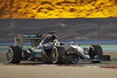 Hamitlon wins an exciting 2015 Bahrain Grand Prix image