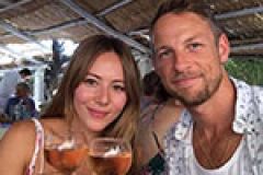 Report: Jenson Button, wife gassed and robbed in France image