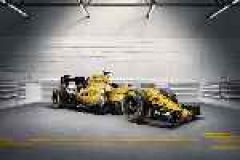 Renault F1 team goes yellow for 2016 season image