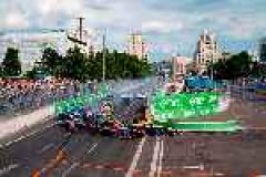 Buemi victorious in 2016 Berlin ePrix image