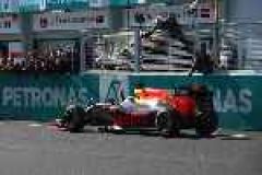 Ricciardo ends winless spell at 2016 Malaysian GP image