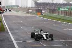 Hamilton wins 2017 Chinese Grand Prix in dominant fashion image
