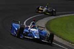 Takuma Sato wins 2017 Indy 500 after mad dash to the finish image
