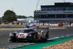 Porsche clings on to win 2017 24 Hours of Le Mans image
