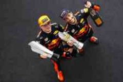 Report: Red Bull looking to keep Ricciardo, Verstappen until 2020 image
