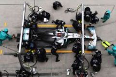 Mercedes F1 double stack Chinese GP pitstop is a perfect display of teamwork image