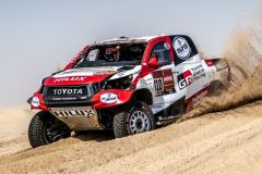 Fernando Alonso finishes 2020 Dakar in Hilux without windshield image