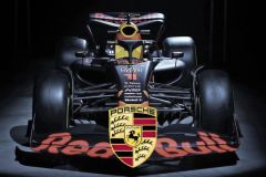 Porsche to buy 50% stake in Red Bull F1 team image