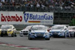 Huff makes it a double in Monza for Rounds 5 and 6 of FIA WTCC image