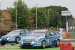 FIA WTCC: Menu and Huff claim 11 victories for Chevrolet out of 12 races image
