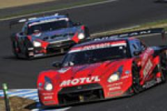Motul Autech GT-R closes 2011 Super GT series with a win image