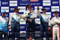 FIA WTCC: Team Chevrolet wins top three podium spots in race 11 image