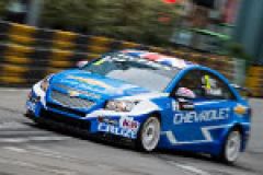 Chevrolet drivers sweep 2012 WTCC Macau race, championship image