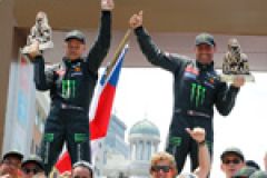 Peterhansel defends title with Dakar 2013 win image
