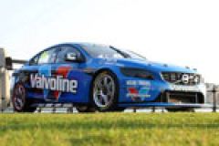 Volvo parades S60 V8 at the Sydney Harbour Bridge image