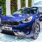 Kia Niro hybrid crossover debuts in ASEAN image