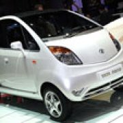 Big Crowds for a Small Car image