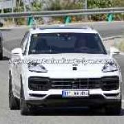 Spied: 2018 Porsche Cayenne spotted without camouflage image