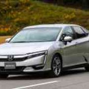 Future Forward: Driving the 2018 Honda Clarity Fuel Cell and PHEV image