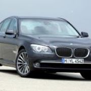 BMW debuts 5th generation 7 Series image