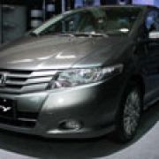 Honda unveils 2009 City image