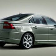 Volvo offers price reductions on selected brand-new models image