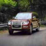 Mitsubishi Pajero lives another year, gets minor nip 'n' tuck image