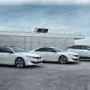 Peugeot's turbocharged plug-in hybrids pack 300 HP punch image
