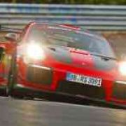 Porsche 911 GT2 RS MR sets fastest road-legal car record in Nurburgring image
