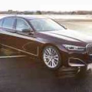 BMW says this 2020 7 Series can get up to 47 kilometers per liter image