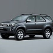Toyota now offers manual transmission Fortuner image