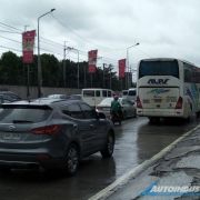 Bus commuters are pissed off at MMDA for Yellow Lane Policy image