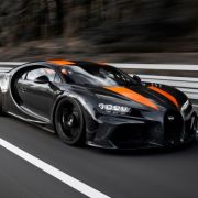 Bugatti sets 490.5 km/h top speed record with a Chiron image