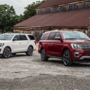 Ford says Explorer, Expedition seats can fly off in a crash image