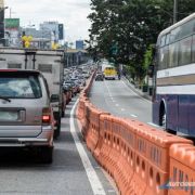 Solon wants to ban private cars along EDSA during rush hour image